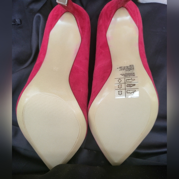 NWOT H&M Red Suede High Heels - Picture 11 of 16
